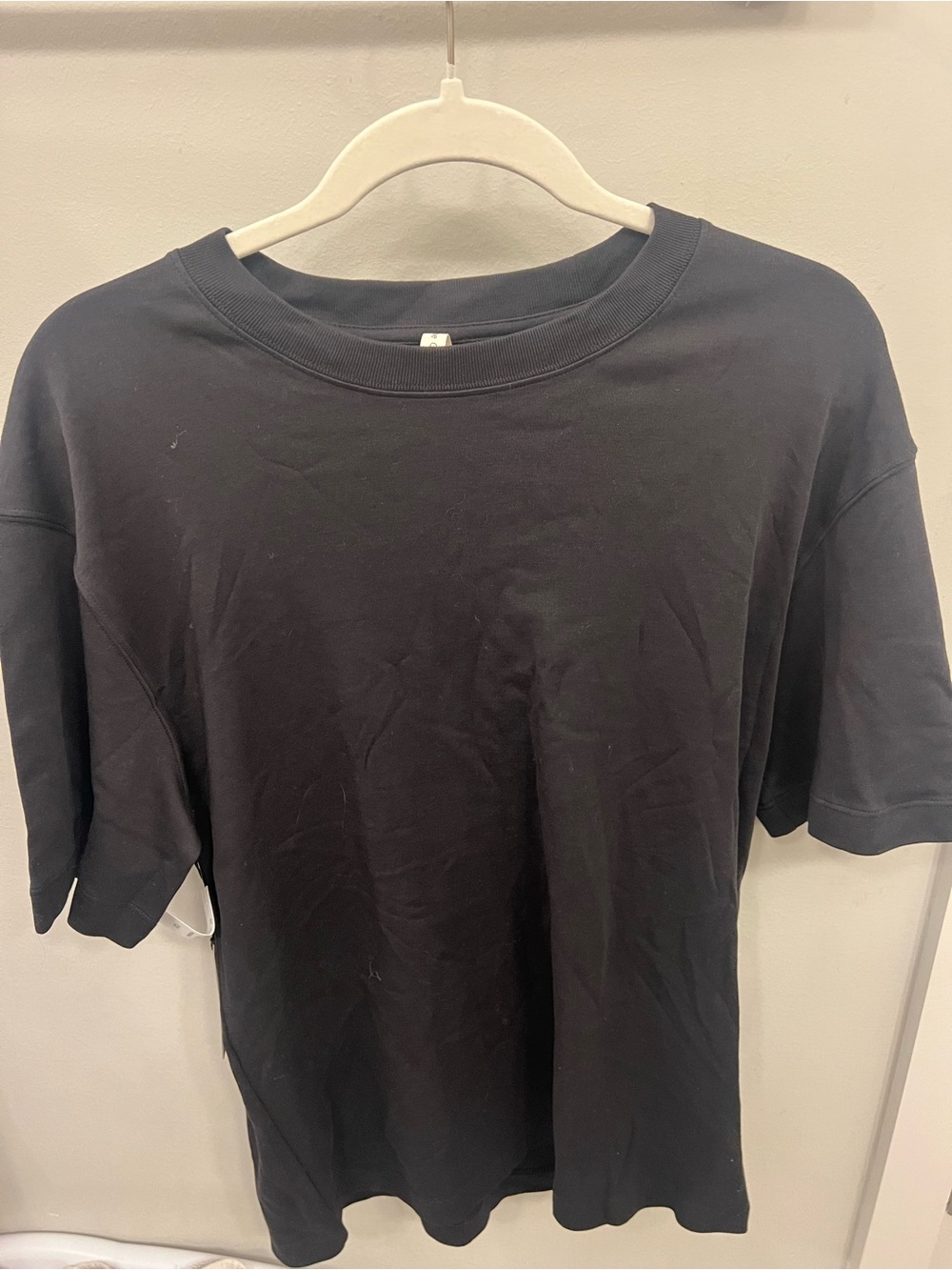 Aritzia Babaton Black Short Sleeve Crew Tee
